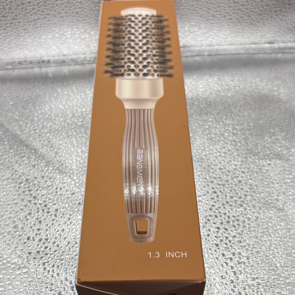 1.3" Round Vent Brush - Beige Handle new in box